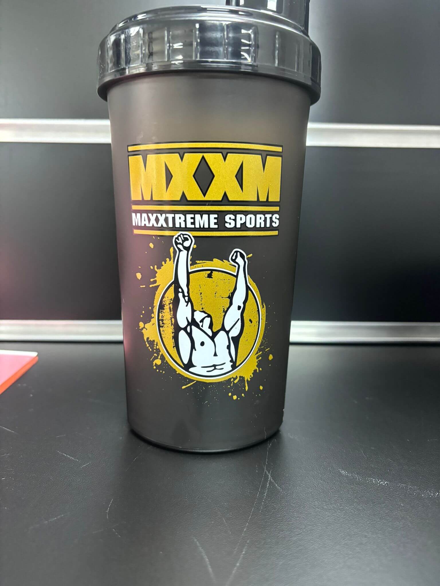 Maxxtreme Shakerbottle Schwarz/Gold 700ml - Auslaufsicher