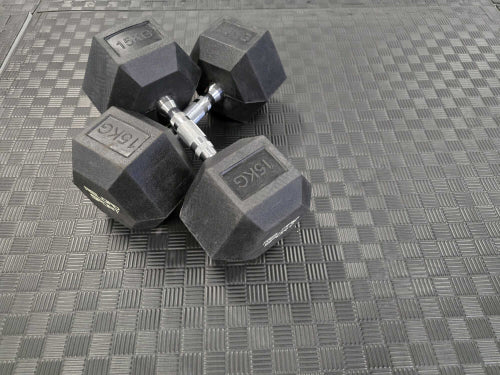 10m2 fitness matten Schwartz-Rot Hochwertige Puzzlematten von maxxtreme - TexfitTrading.de