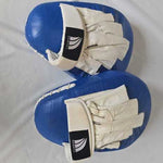 Schlaghandschuhe Handpolster Boxen in Blau und Weiß, ideal für Training und Schutz beim Boxen.