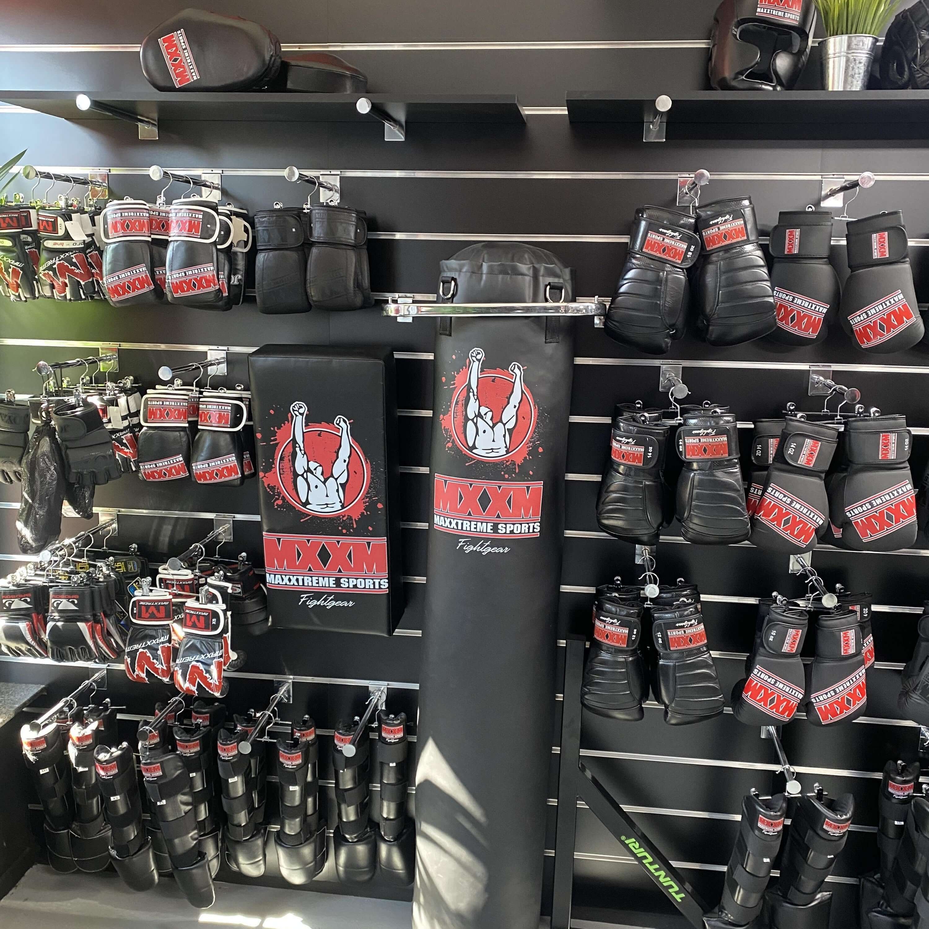 Maxxtreme Schlüsselanhänger mit Mini Boxhandschuhen - Schwarz/Rot/Weiß - Gehärteter Kunststoff - Metallscheibe - Boxen Accessoire - TexfitTrading.de