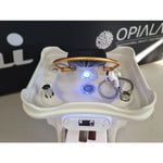 Mobiles japanisches Headspa Gerät mit LED-Beleuchtung und ergonomischem Design.