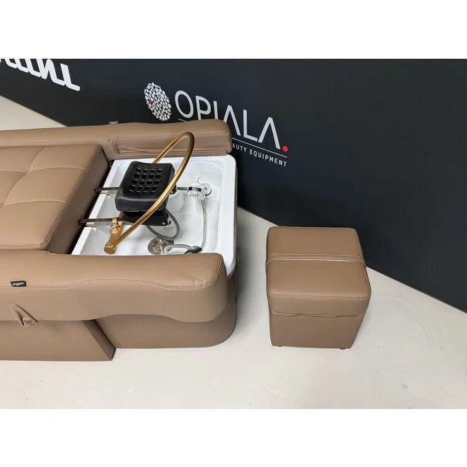 Elektrische japanische HeadSpa-Liege mit bequemer Polsterung und Zubehör von Collini.